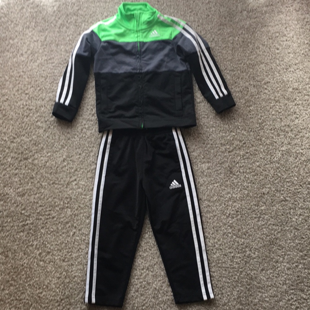 Adidas 2 piece matching set “track suit” 3T